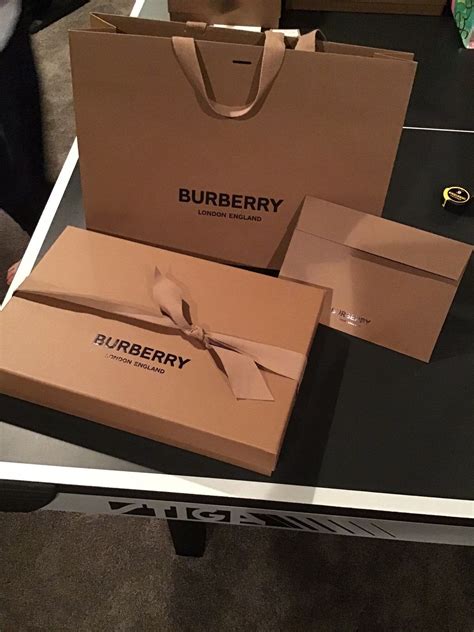 burberry verpackung|burberry gift shipping.